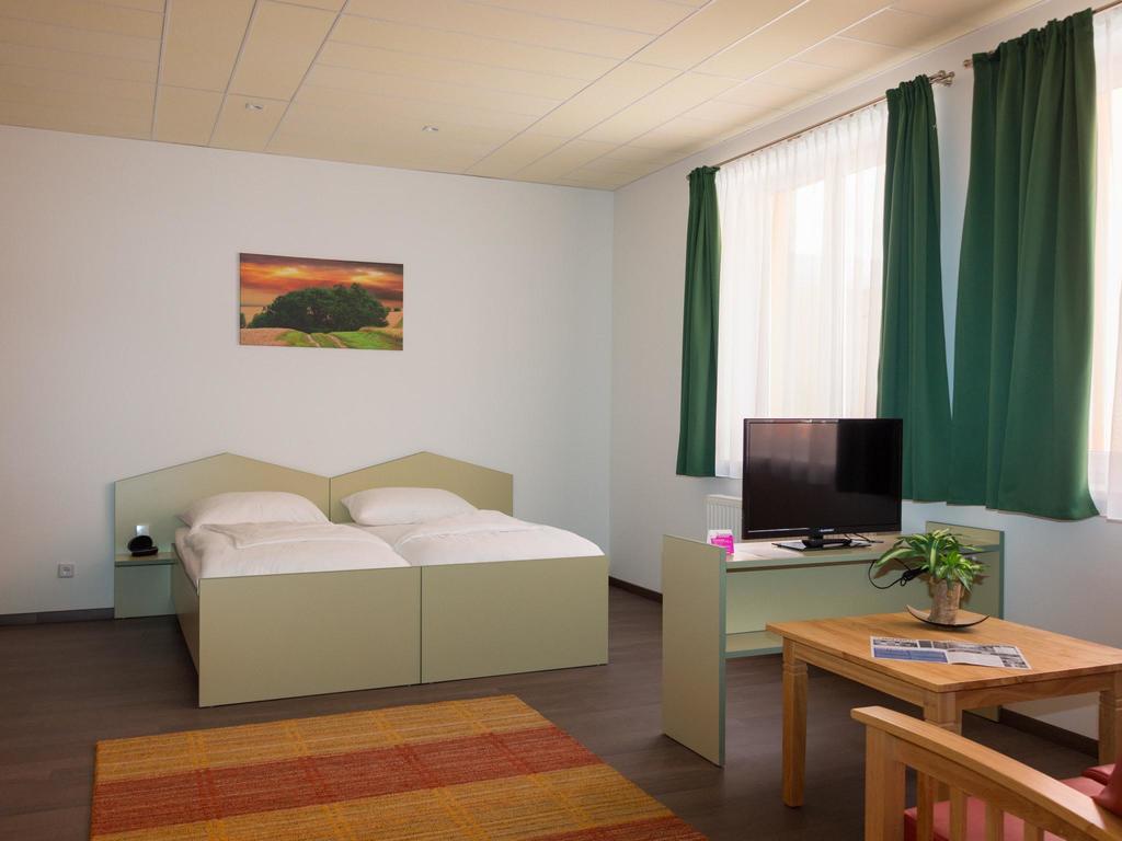 Winrooms "Hotel&Appartement" Винер-Нойштадт Экстерьер фото