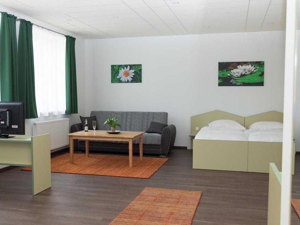 Winrooms "Hotel&Appartement" Винер-Нойштадт Экстерьер фото