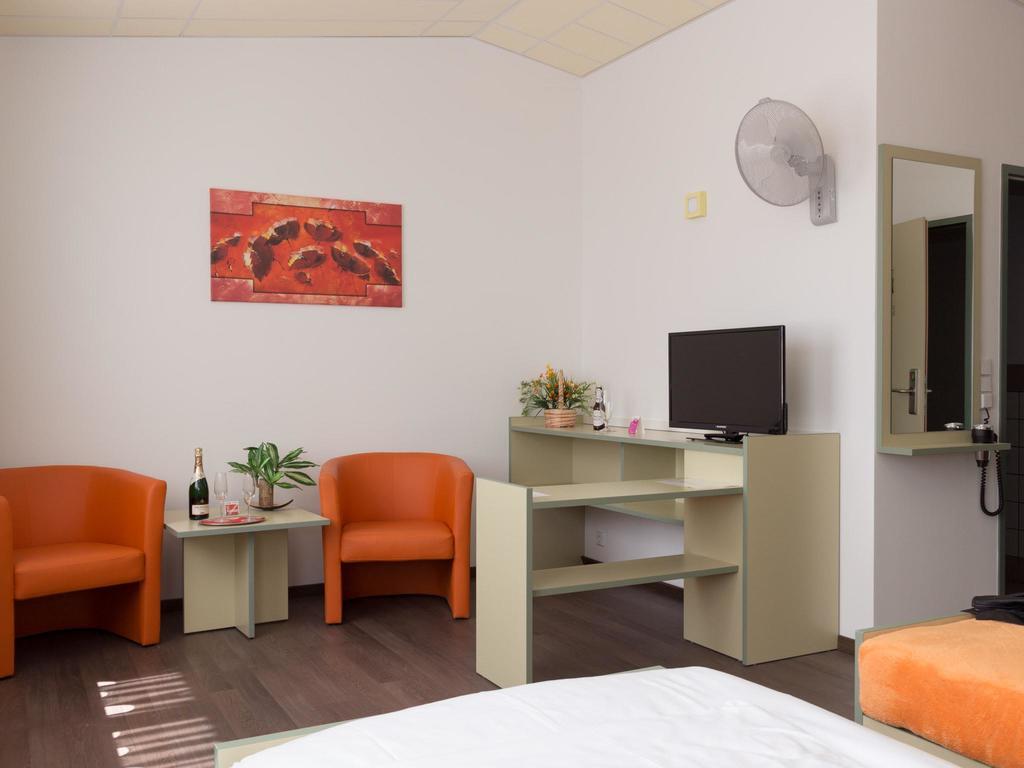 Winrooms "Hotel&Appartement" Винер-Нойштадт Экстерьер фото