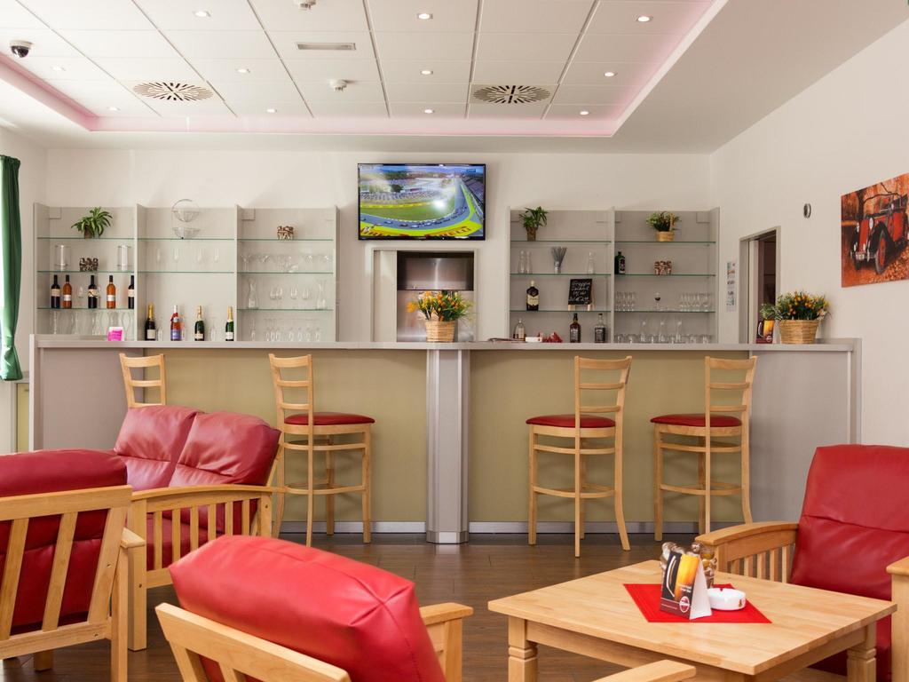 Winrooms "Hotel&Appartement" Винер-Нойштадт Экстерьер фото