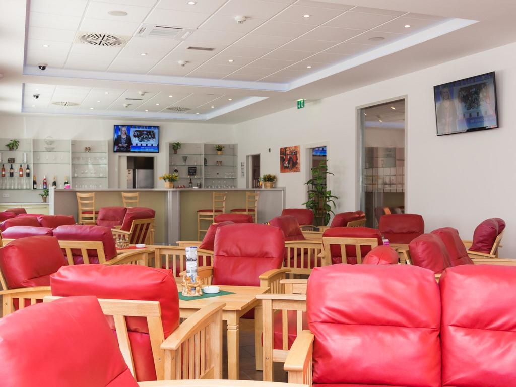 Winrooms "Hotel&Appartement" Винер-Нойштадт Экстерьер фото