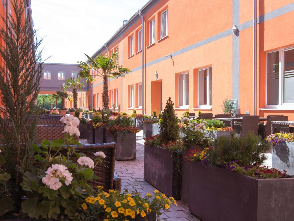 Winrooms "Hotel&Appartement" Винер-Нойштадт Экстерьер фото