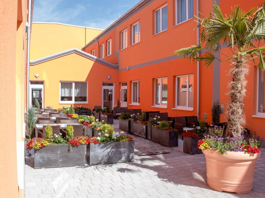 Winrooms "Hotel&Appartement" Винер-Нойштадт Экстерьер фото